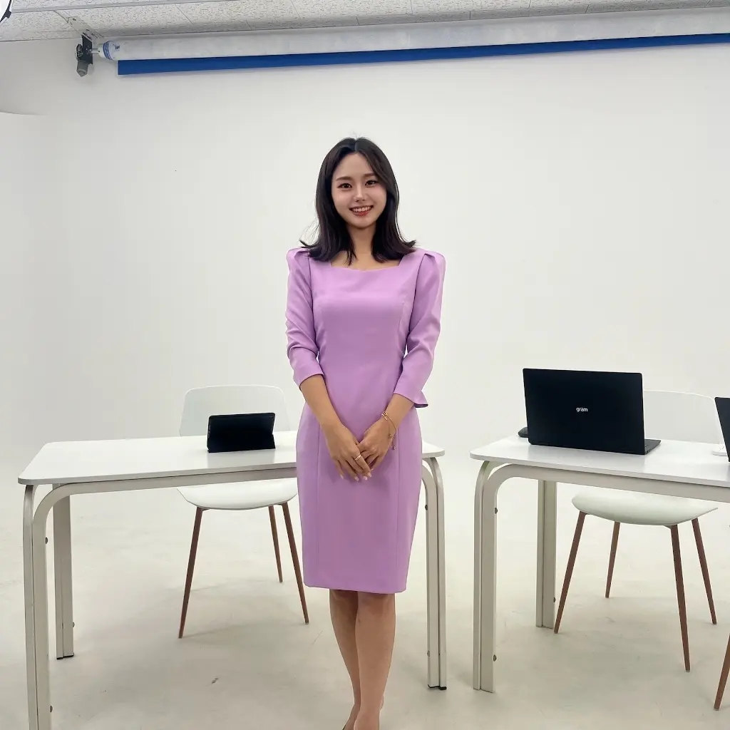 스튜디오에 선 김햇살 전문가