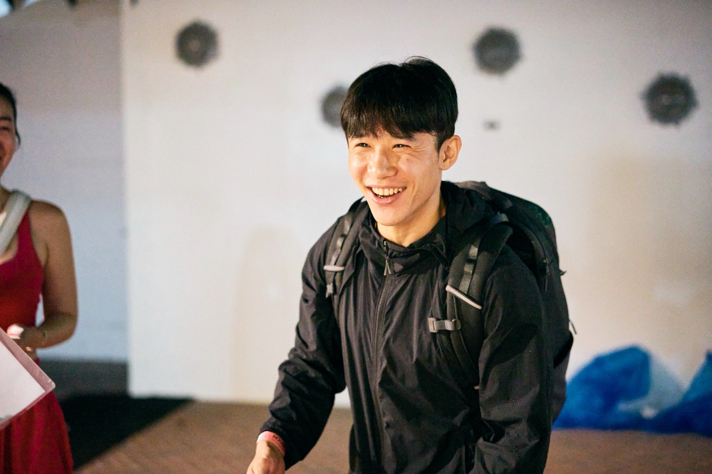 웃으며 이야기하는 이현탁 전문가